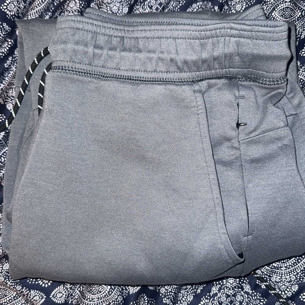 men’s medium american eagle joggers